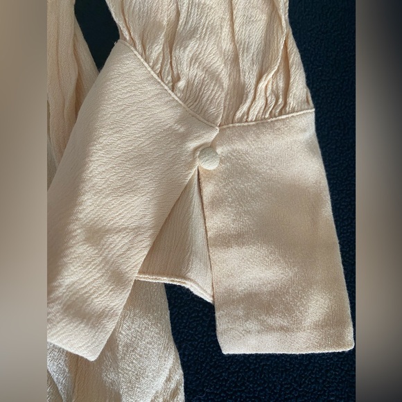 Graceful Split Neck Blouse NWT - Picture 8 of 11